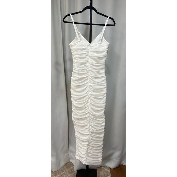 Elliatt Pippa Dress White Size Small Lightly Worn Flattering Ruched Fabric Comfy - Picture 8 of 14